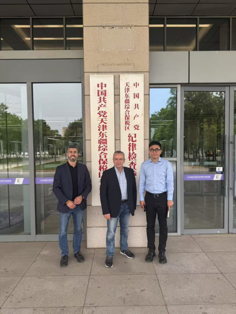 Visita con el director de Comercio y Promoción de la Zona de Libre comercio del puerto de Tianjing (DFTP Free Trade Zone-Tianjin Port Dongjiang area Administrative Commision) Sr. Zhang Chao.